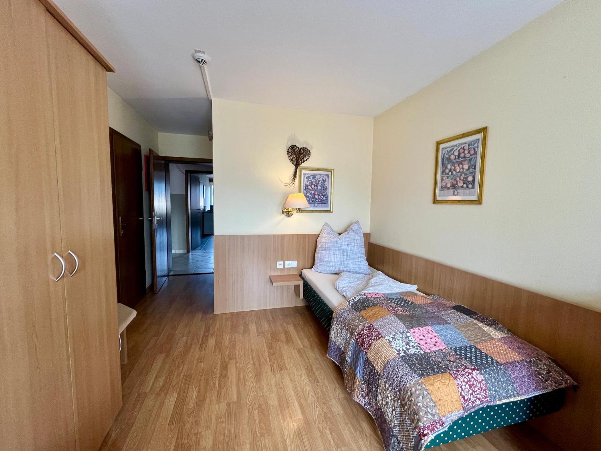 Goldener Hahn B&B Baiersbronn - Ferienwohnungen Mit Hotel Service Nahe Gartenschau Tal X Kamer foto