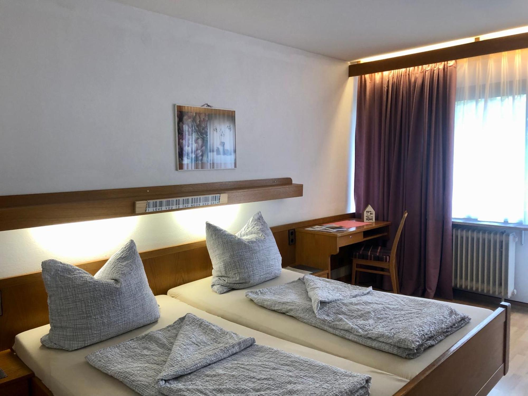 Goldener Hahn B&B Baiersbronn - Ferienwohnungen Mit Hotel Service Nahe Gartenschau Tal X Kamer foto