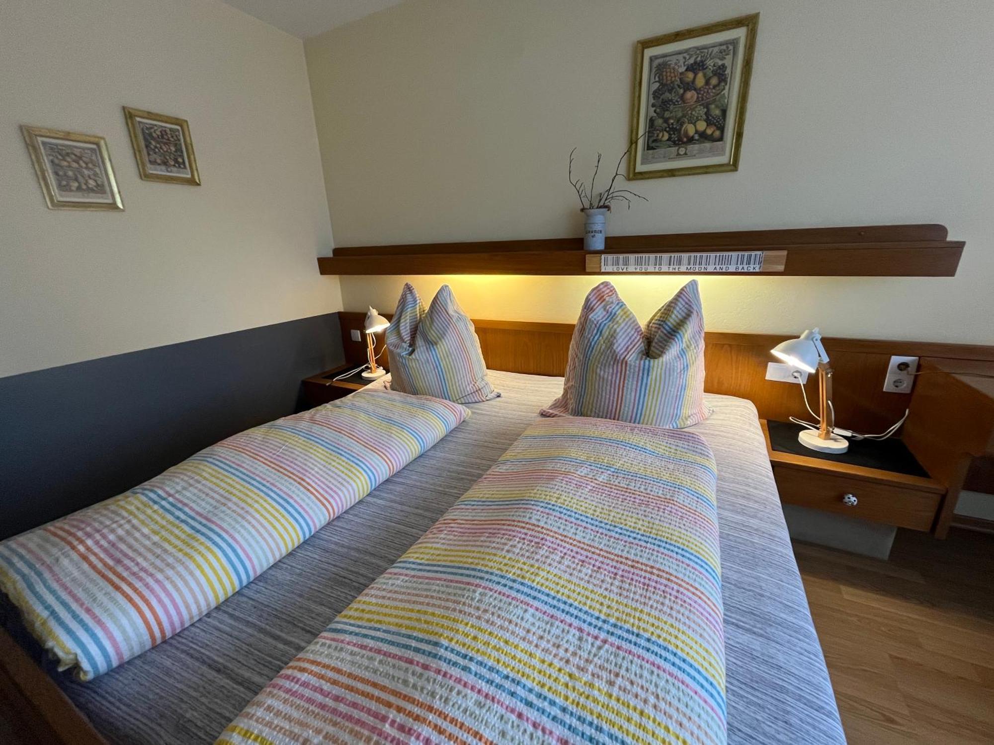 Goldener Hahn B&B Baiersbronn - Ferienwohnungen Mit Hotel Service Nahe Gartenschau Tal X Kamer foto
