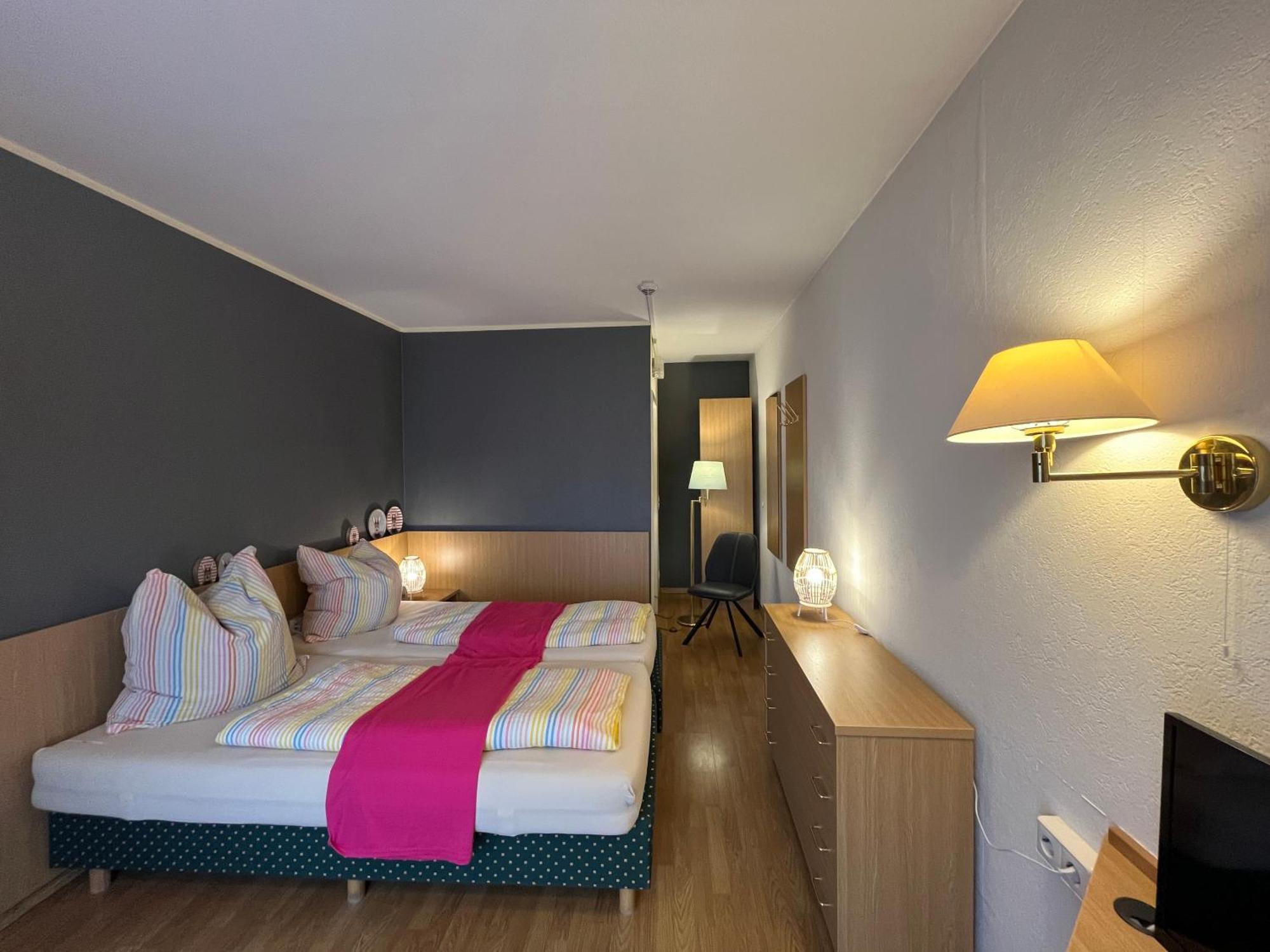 Goldener Hahn B&B Baiersbronn - Ferienwohnungen Mit Hotel Service Nahe Gartenschau Tal X Kamer foto