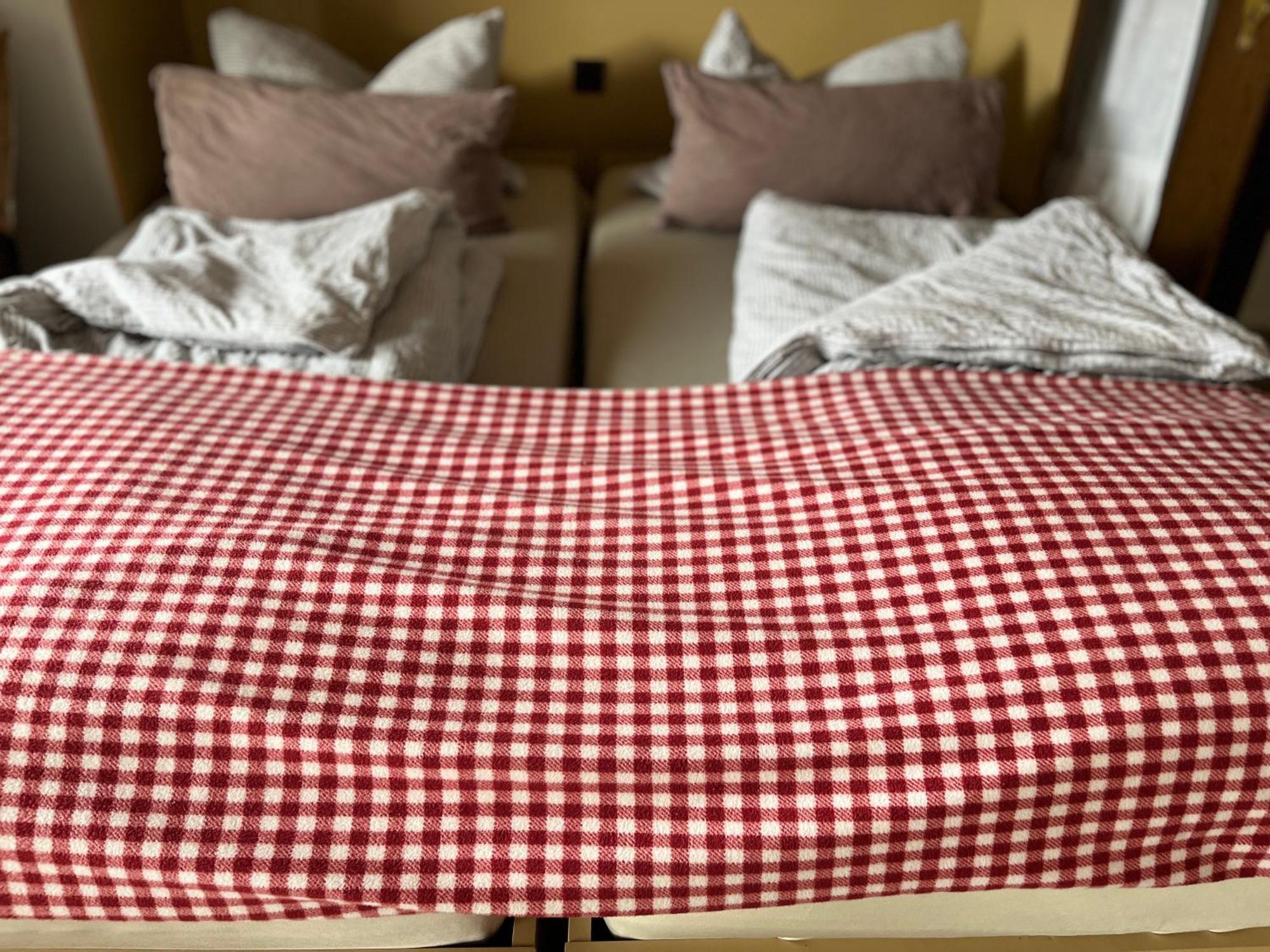 Goldener Hahn B&B Baiersbronn - Ferienwohnungen Mit Hotel Service Nahe Gartenschau Tal X Kamer foto
